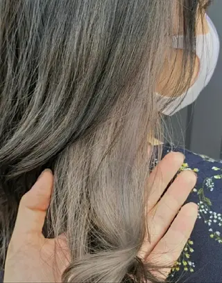 ロング 関口 友菜のヘアスタイル