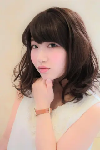 ミディアム HANA Hair Produceのヘアスタイル