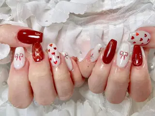 ネイル 🦋 Queenieのネイルデザイン