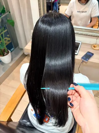 ロング 成田 愛海のヘアスタイル
