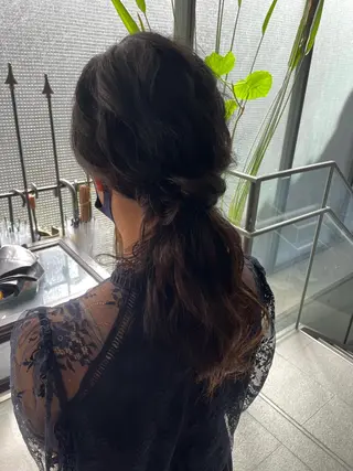 ロング ヘアアレンジ やすだ しおりのエステ・リラクイメージ