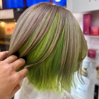 ショート カラー 惣木 菜穂のヘアスタイル