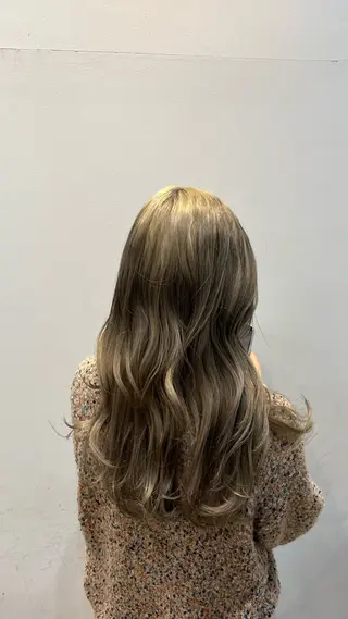 ロング 岡野 豪のヘアスタイル