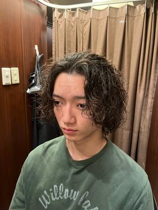ミディアム パーマ メンズ ヒロ銀座川崎 志田健介のヘアスタイル