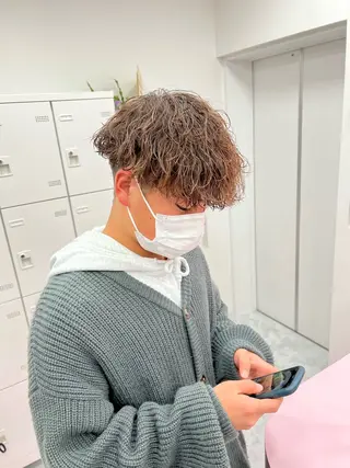 ミディアム パーマ メンズ メンズパーマ特化 TAIGAのヘアスタイル
