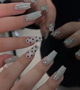 ネイル Blingg NailStudioのネイルデザイン