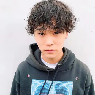 ショート パーマ メンズ 中川 竜誠のヘアスタイル