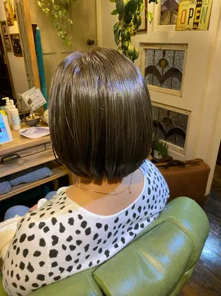 ショート AYANO /レイヤー/オリーブのヘアスタイル