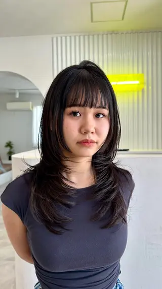 ロング 喜屋武 美月のヘアスタイル