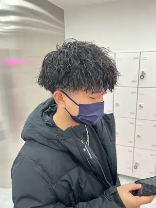 ミディアム パーマ メンズ メンズパーマ特化 TAIGAのヘアスタイル