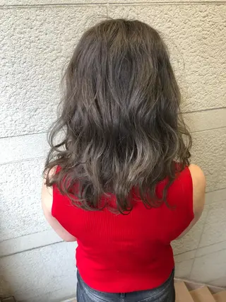 ミディアム カラー ヘアアレンジ ワンホンレイヤー エクステづまのヘアスタイル