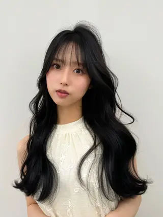 セミロング カラー 顔まわりの神様✨ 透明感カラー藤嶋秀幸のヘアスタイル