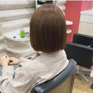 ミディアム カラー KON|ごまかさない 艶。酸熱×精密カットのヘアスタイル
