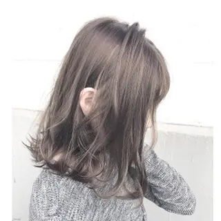 セミロング カラー 松戸　レイヤーカット 野口　康太郎のヘアスタイル