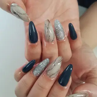 ネイル ･:*+.✳︎˚✧₊ MAKI NAILのネイルデザイン