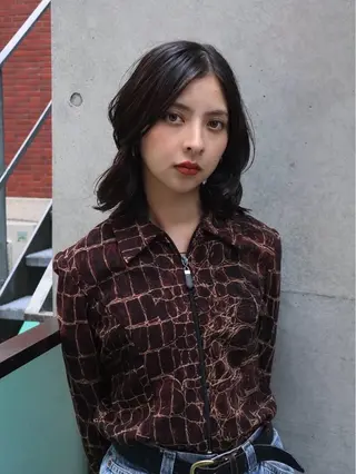 ミディアム カラー レイヤー/ブリーチ iwamiya岩見谷のヘアスタイル