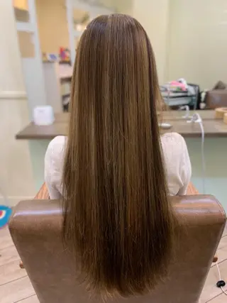 ロング カラー 鶴見 和美のヘアスタイル