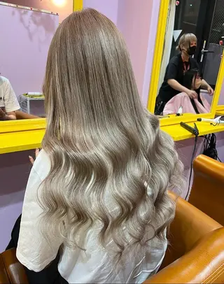 ロング 大阪レミーエクステ チビ編み込みのヘアスタイル