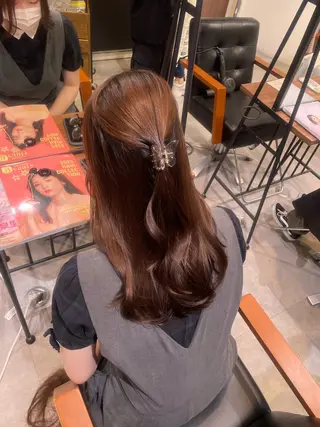 セミロング カラー ヘアアレンジ すずね♡ トータルビューティーのヘアスタイル