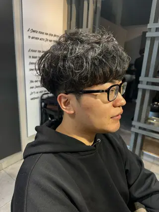 ミディアム パーマ メンズ 似合う髪型見つけます AYAKAのヘアスタイル