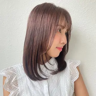 セミロング 艶髪ストレート❇️ レイヤー❇️出町光流のヘアスタイル