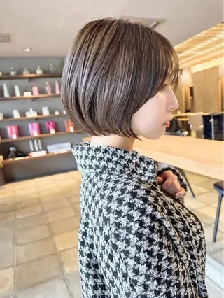 ショート 興津/韓国レイヤー ダブルカラー美髪縮毛のヘアスタイル