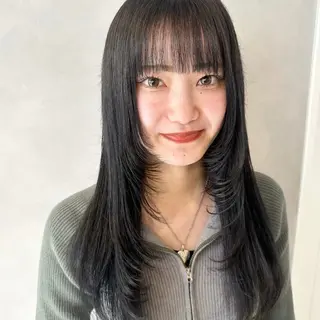 セミロング カラー デザインカラー/パー マ🦖外岡咲希🦖のヘアスタイル