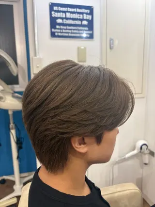 ショート カラー 松井 悠希のヘアスタイル