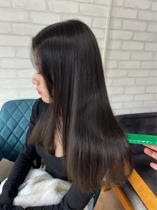ロング カラー 髙野 未衣菜のヘアスタイル