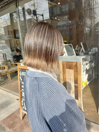 ミディアム カラー レイヤーカット🌈 透明感カラー🌷ユリのヘアスタイル