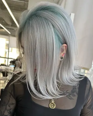 ミディアム 佐藤 まいらのヘアスタイル