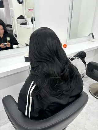 ロング カラー 抜け感レイヤー︴ ニュアンスカラーのヘアスタイル