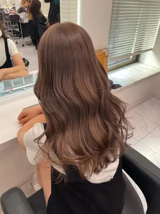 ミディアム カラー 抜け感レイヤー︴ ニュアンスカラーのヘアスタイル