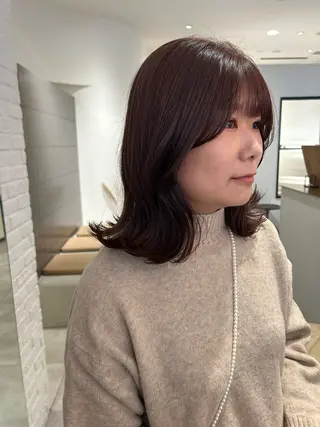 ミディアム カラー オリーブベージュ/ ブリーチなし透明感のヘアスタイル