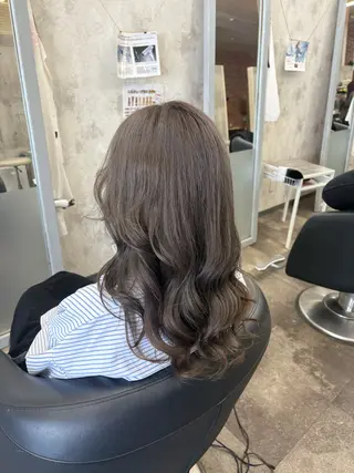 ロング カラー 藤田 麗安のヘアスタイル