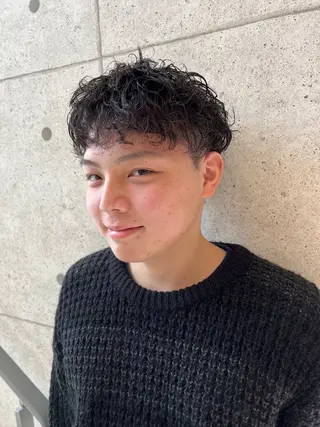 パーマ メンズ マルヤマ ヒカルのヘアスタイル