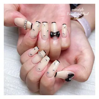 ミディアム ネイル 🐾enen style 🐾のネイルデザイン