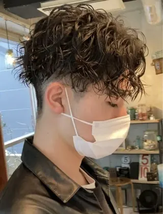 パーマ メンズ 中谷海里/フェザー パーマ/スパイキーのヘアスタイル