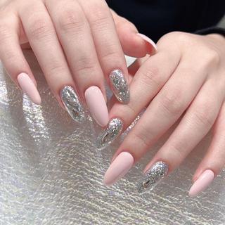 ネイル Queens テイのネイルデザイン