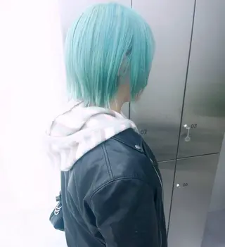 ショート カラー kosoraレイヤー ハイトーン/デザインのヘアスタイル