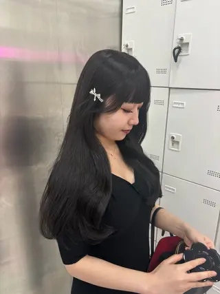 セミロング カラー 抜け感レイヤー︴ ニュアンスカラーのヘアスタイル