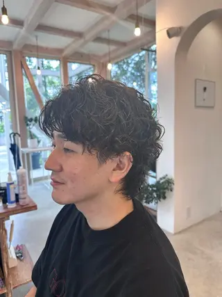 ミディアム NISHI （ニシ）のヘアスタイル