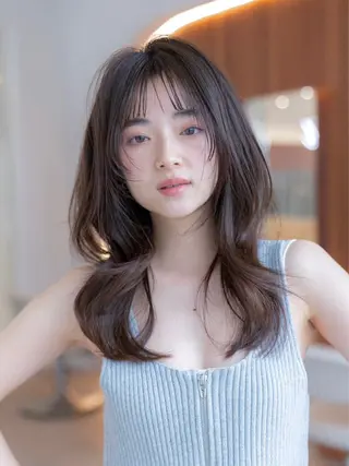 セミロング レイヤー似合わせ 透明感カラーりきやのヘアスタイル