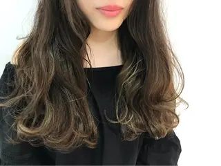 ミディアム カラー ウルフカット レイヤーカット上柿のヘアスタイル