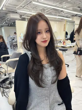 ロング hiyori🎀 トレンドレイヤーのヘアスタイル
