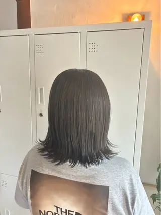 ミディアム カラー daisy hibikiのヘアスタイル