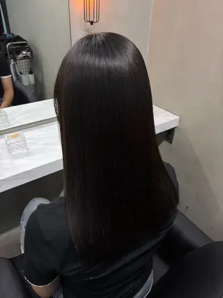 ロング 加田 萌美のヘアスタイル
