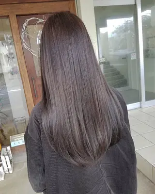 ミディアム カラー grand juteのヘアスタイル