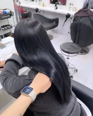 ロング 🖤暗髪 | 艶髪 ｜透明感カラー　ゆりのヘアスタイル