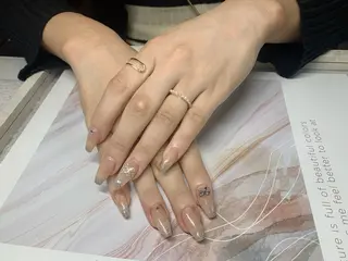 カラー akina nailsのネイルデザイン